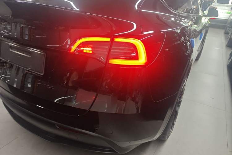 Used Tesla Model Y 2022 Revised Version Long-Range All-Wheel Drive Right Rear Taillight