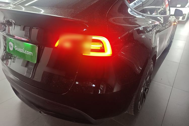 Used Tesla Model Y 2022 Performance High-Performance All-Wheel-Drive Version Right Rear Taillight
