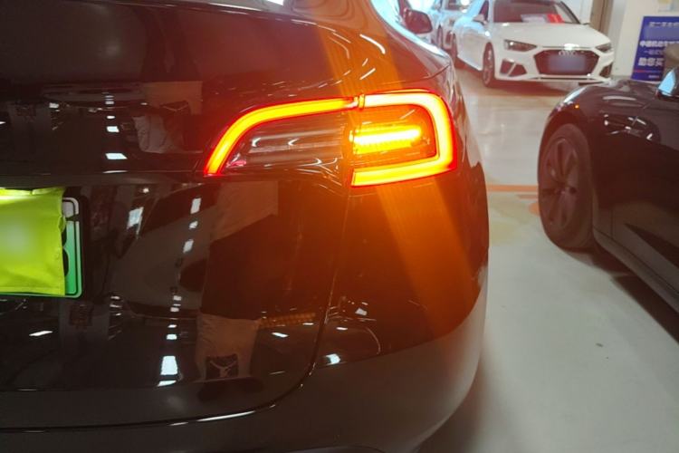Used Tesla Model Y 2022 Revised Version Rear-Wheel Drive Right Rear Taillight