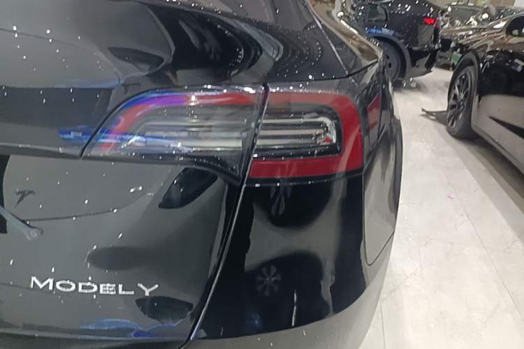 Used Tesla Model Y 2022 Revised Version Rear-Wheel Drive Right Rear Taillight
