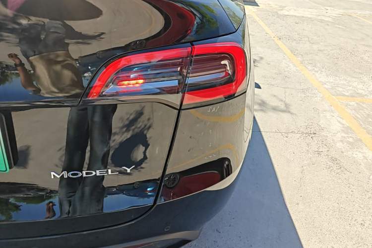 Used Tesla Model Y 2022 Revised Version Rear-Wheel Drive Right Rear Taillight