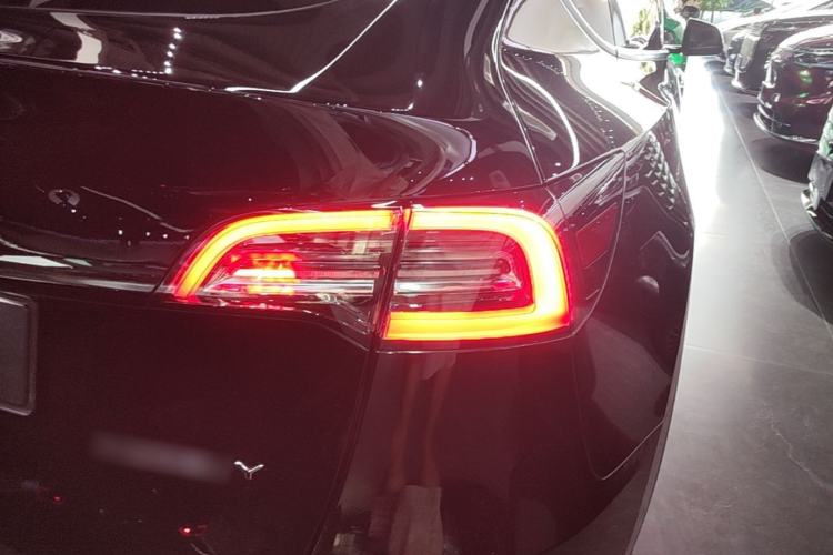 Used Tesla Model Y 2022 Revised Version Rear-Wheel Drive Right Rear Taillight