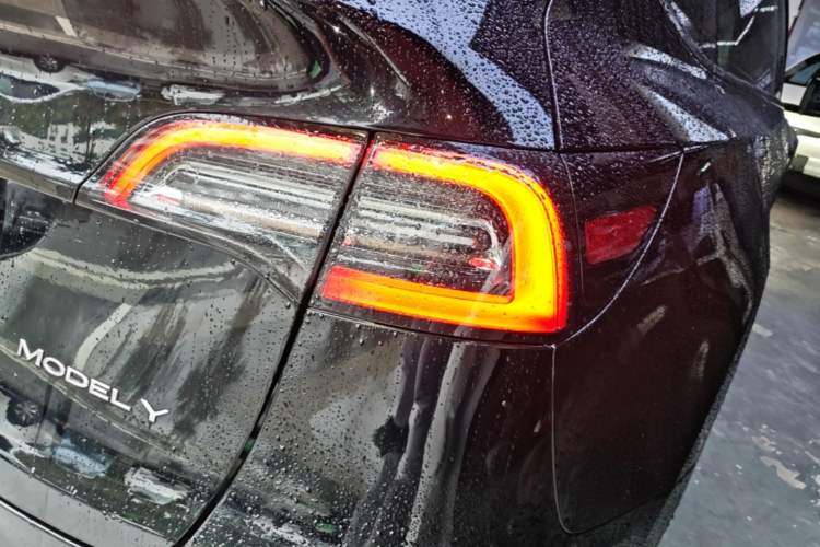 Used Tesla Model Y 2022 Rear-Wheel-Drive Version Right Rear Taillight