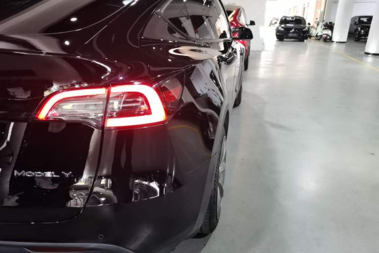 Used Tesla Model Y 2022 Revised Version Rear-Wheel Drive Right Rear Taillight