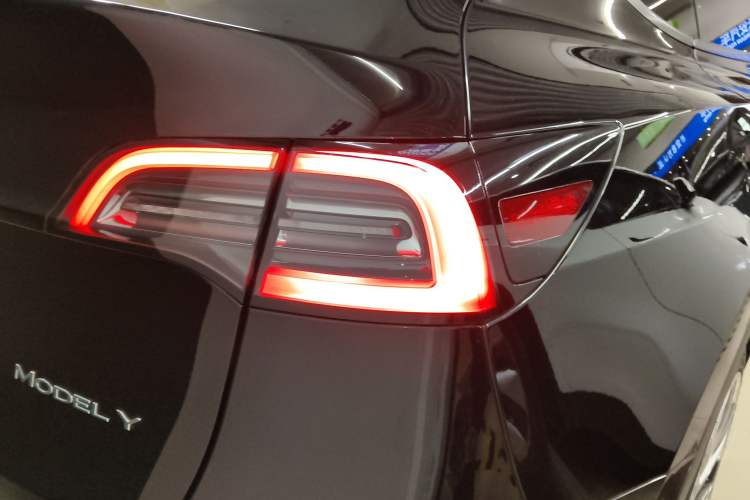 Used Tesla Model Y 2022 Revised Version Rear-Wheel Drive Right Rear Taillight