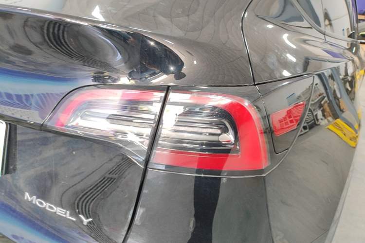 Used Tesla Model Y 2022 Revised Version Rear-Wheel Drive Right Rear Taillight