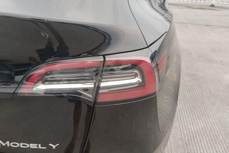 Used Tesla Model Y 2022 Revised Version Rear-Wheel Drive Right Rear Taillight