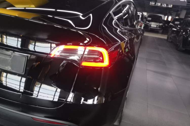 Used Tesla Model Y 2022 Rear-Wheel-Drive Version Right Rear Taillight