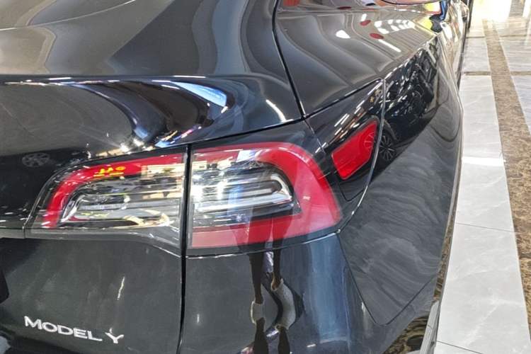 Used Tesla Model Y 2022 Revised Version Rear-Wheel Drive Right Rear Taillight