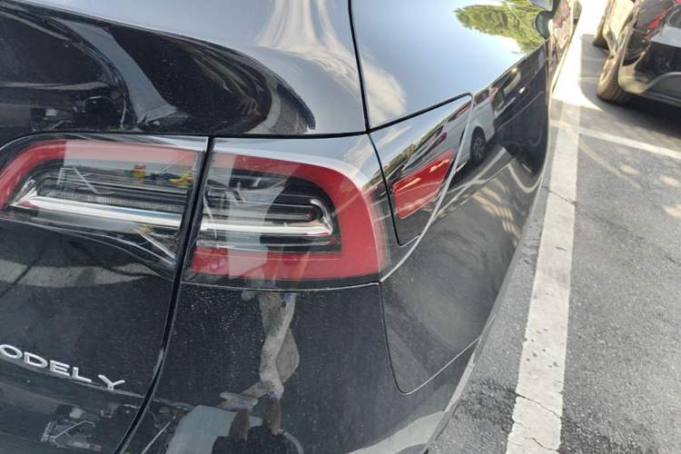 Used Tesla Model Y 2022 Revised Version Rear-Wheel Drive Right Rear Taillight