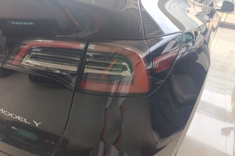 Used Tesla Model Y 2022 Rear-Wheel-Drive Version Right Rear Taillight
