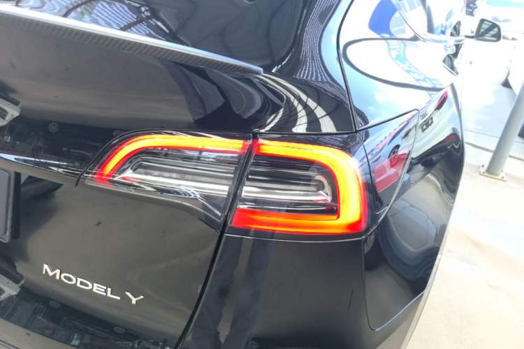 Used Tesla Model Y 2022 Revised Version Rear-Wheel Drive Right Rear Taillight
