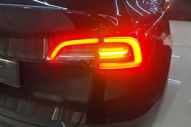 Used Tesla Model Y 2022 Revised Version Rear-Wheel Drive Right Rear Taillight
