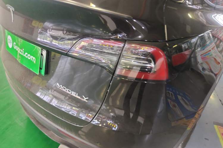 Used Tesla Model Y 2022 Performance High-Performance All-Wheel-Drive Version Right Rear Taillight