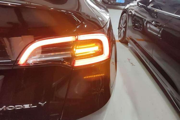 Used Tesla Model Y 2022 Rear-Wheel-Drive Version Right Rear Taillight
