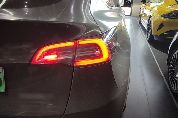 Used Tesla Model Y 2022 Revised Version Rear-Wheel Drive Right Rear Taillight