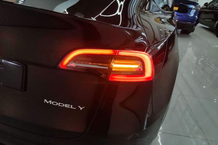 Used Tesla Model Y 2022 Revised Version Rear-Wheel Drive Right Rear Taillight