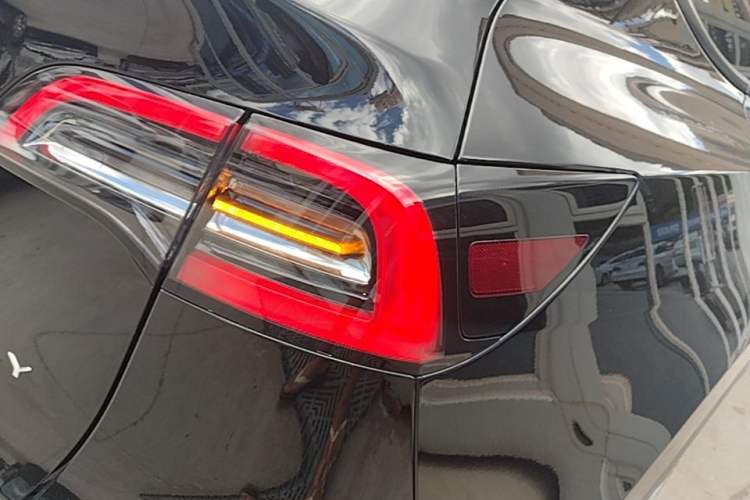Used Tesla Model Y 2022 Revised Version Rear-Wheel Drive Right Rear Taillight