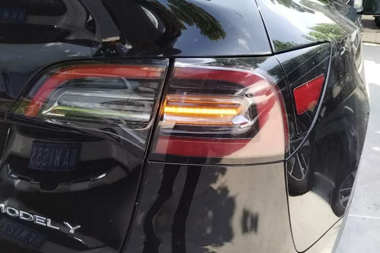 Used Tesla Model Y 2022 Revised Version Rear-Wheel Drive Right Rear Taillight