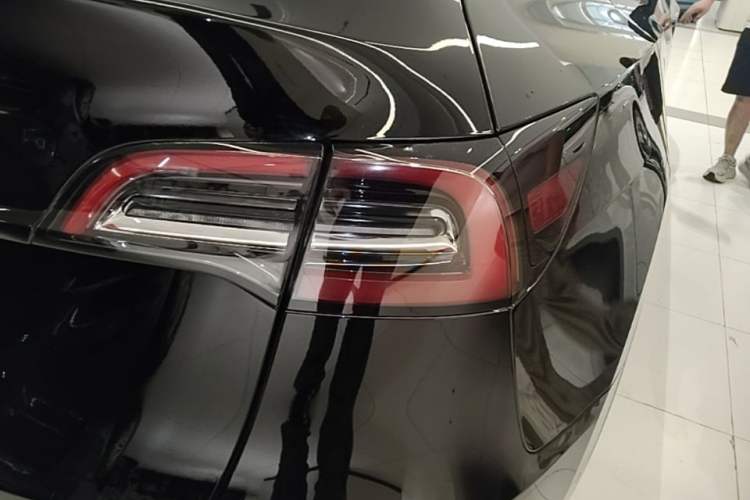 Used Tesla Model Y 2022 Revised Version Rear-Wheel Drive Right Rear Taillight