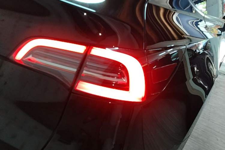 Used Tesla Model Y 2022 Rear-Wheel-Drive Version Right Rear Taillight