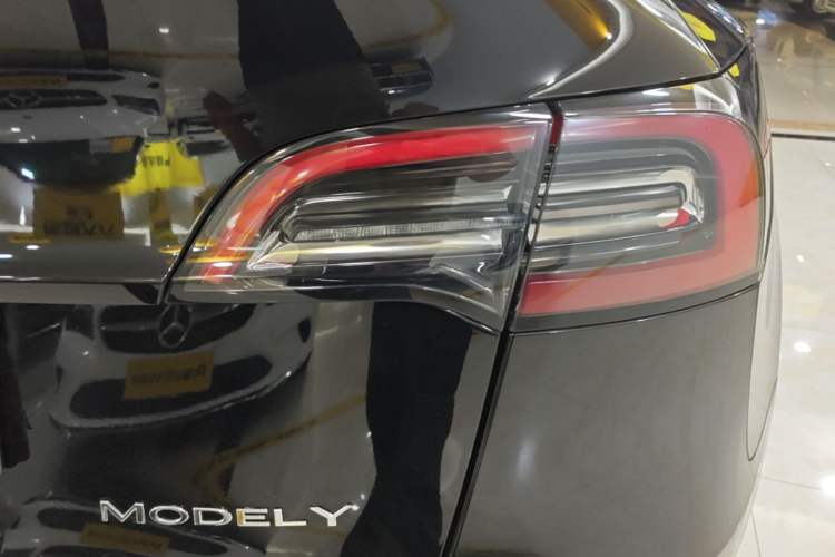 Used Tesla Model Y 2022 Revised Version Rear-Wheel Drive Right Rear Taillight