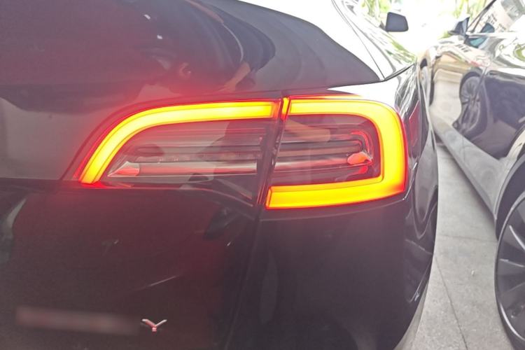Used Tesla Model Y 2022 Rear-Wheel-Drive Version Right Rear Taillight