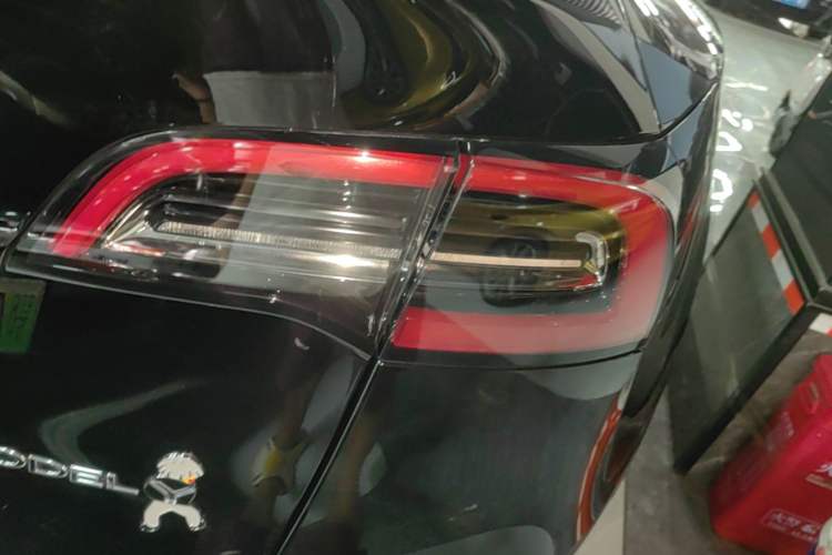 Used Tesla Model Y 2022 Rear-Wheel-Drive Version Right Rear Taillight