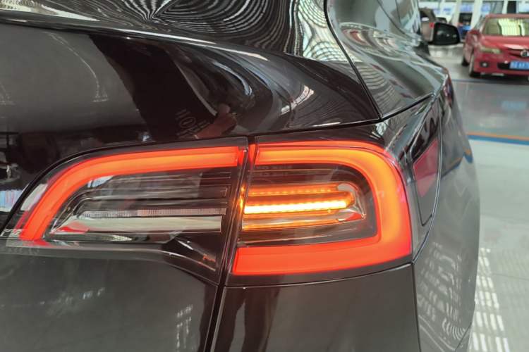 Used Tesla Model Y 2022 Revised Version Rear-Wheel Drive Right Rear Taillight