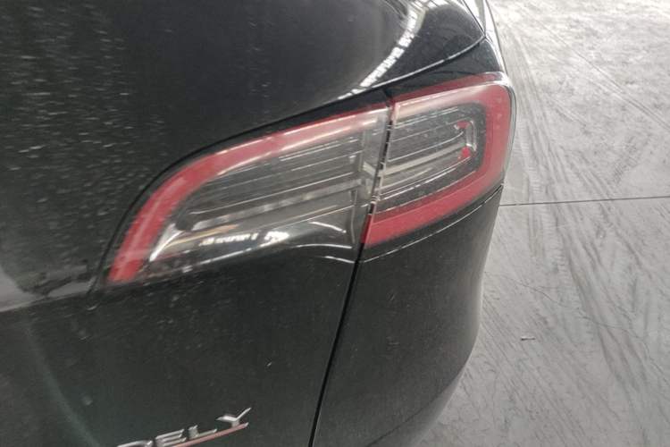 Used Tesla Model Y 2022 Performance High-Performance All-Wheel-Drive Version Right Rear Taillight