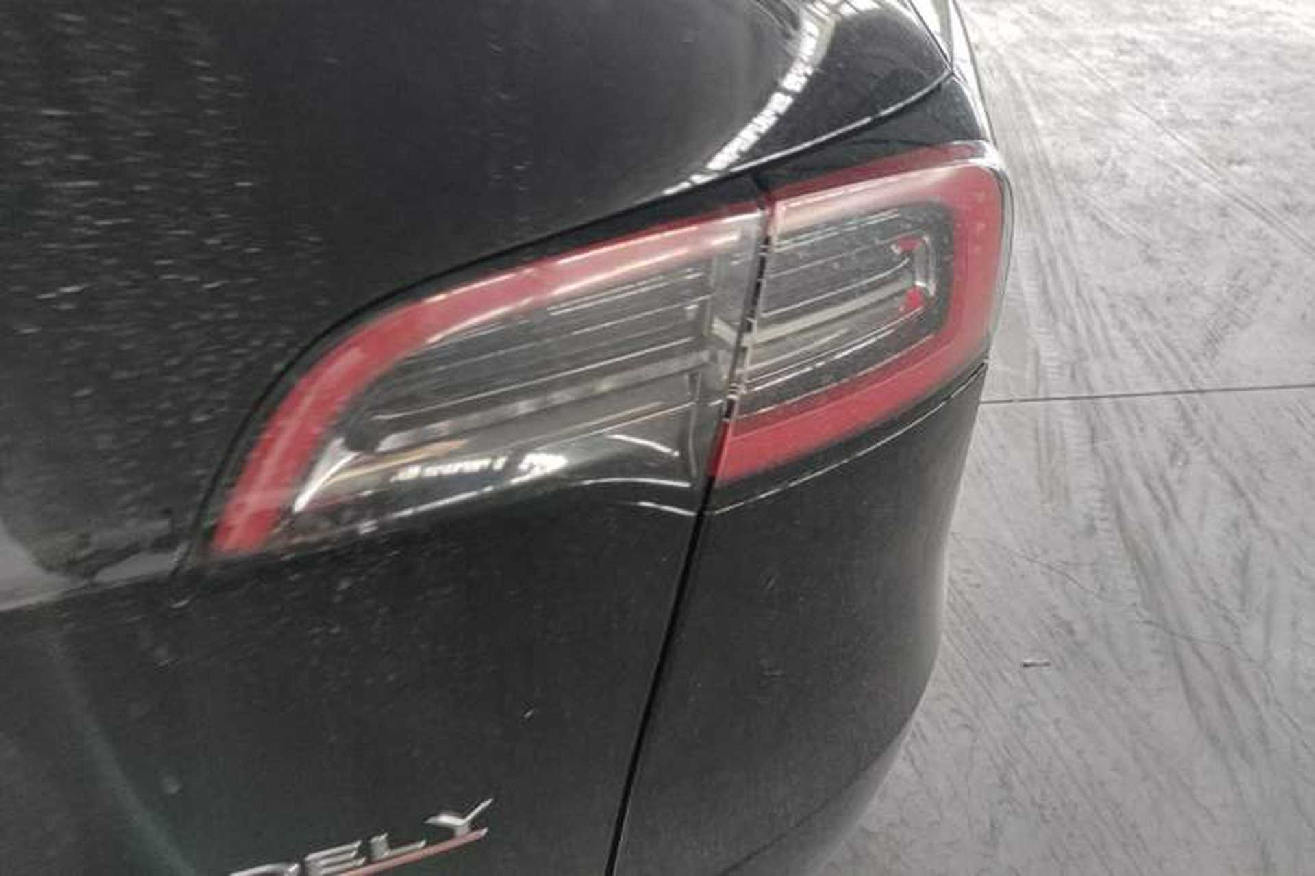 Used Tesla Model Y 2022 Performance High-Performance All-Wheel-Drive Version Right Rear Taillight