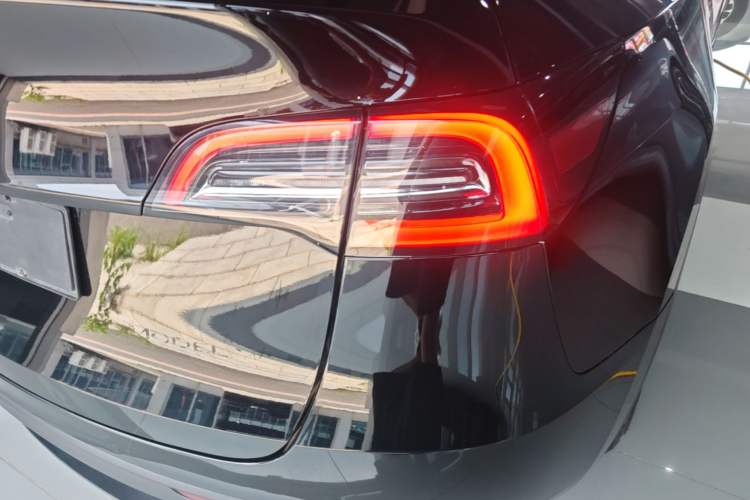 Used Tesla Model Y 2022 Revised Version Rear-Wheel Drive Right Rear Taillight