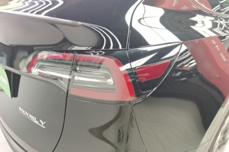 Used Tesla Model Y 2022 Performance High-Performance All-Wheel-Drive Version Right Rear Taillight