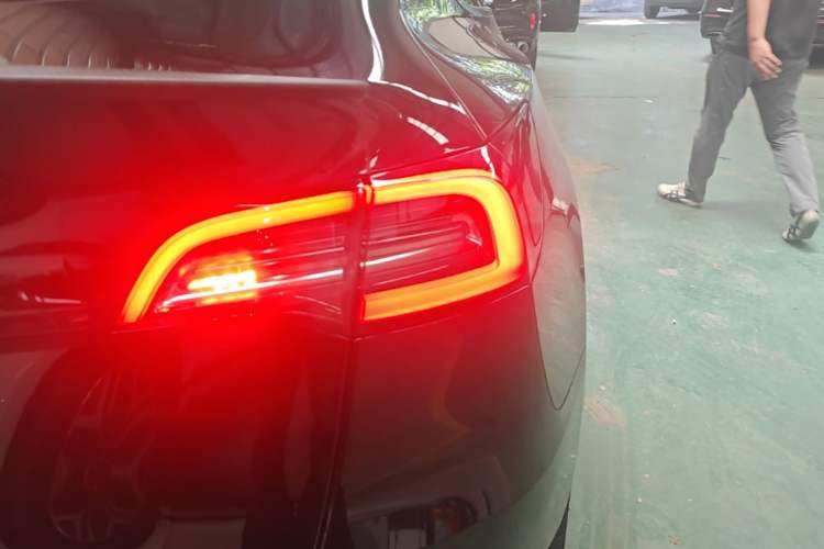 Used Tesla Model Y 2022 Revised Version Long-Range All-Wheel Drive Right Rear Taillight