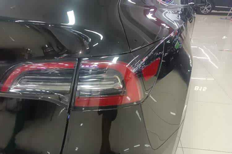 Used Tesla Model Y 2022 Revised Version Rear-Wheel Drive Right Rear Taillight