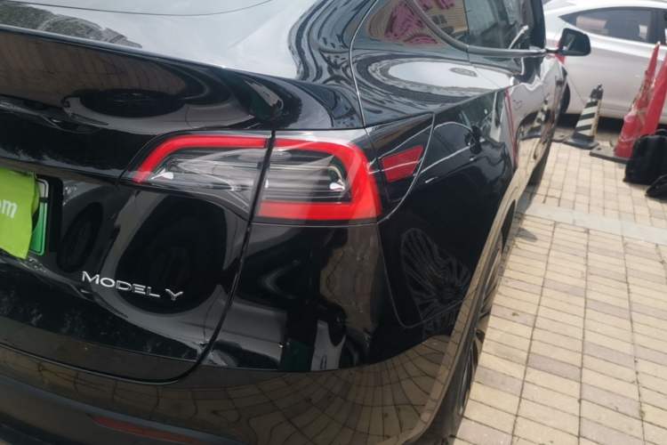 Used Tesla Model Y 2022 Rear-Wheel-Drive Version Right Rear Taillight