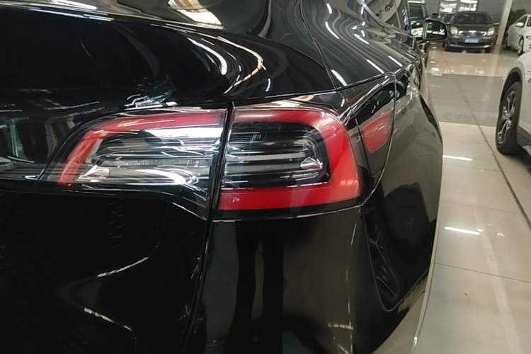 Used Tesla Model Y 2022 Rear-Wheel-Drive Version Right Rear Taillight