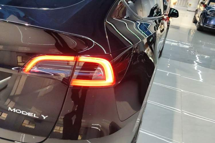 Used Tesla Model Y 2022 Rear-Wheel-Drive Version Right Rear Taillight