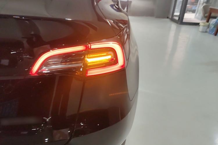 Used Tesla Model Y 2022 Rear-Wheel-Drive Version Right Rear Taillight