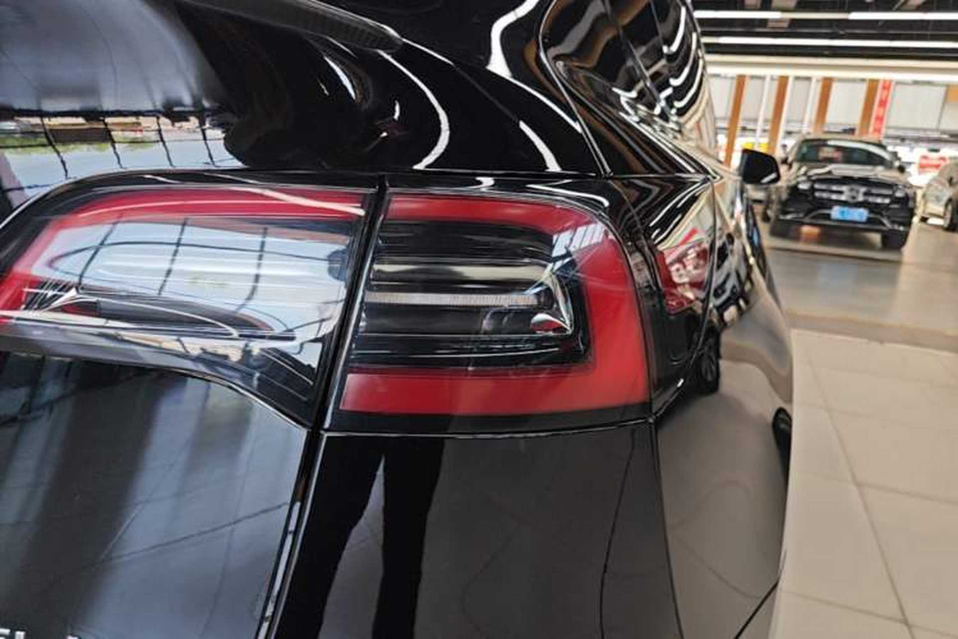 Used Tesla Model Y 2022 Performance High-Performance All-Wheel-Drive Version Right Rear Taillight