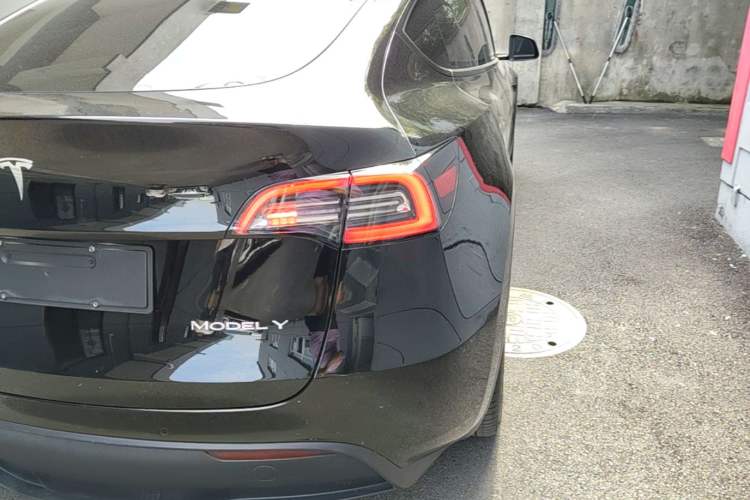 Used Tesla Model Y 2022 Revised Version Rear-Wheel Drive Right Rear Taillight
