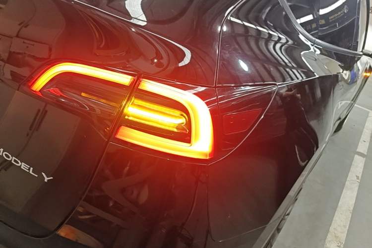 Used Tesla Model Y 2022 Revised Version Rear-Wheel Drive Right Rear Taillight