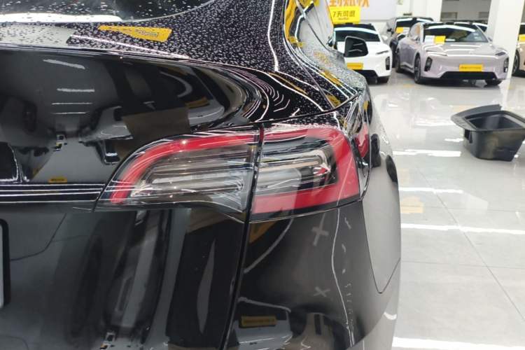 Used Tesla Model Y 2022 Revised Version Long-Range All-Wheel Drive Right Rear Taillight