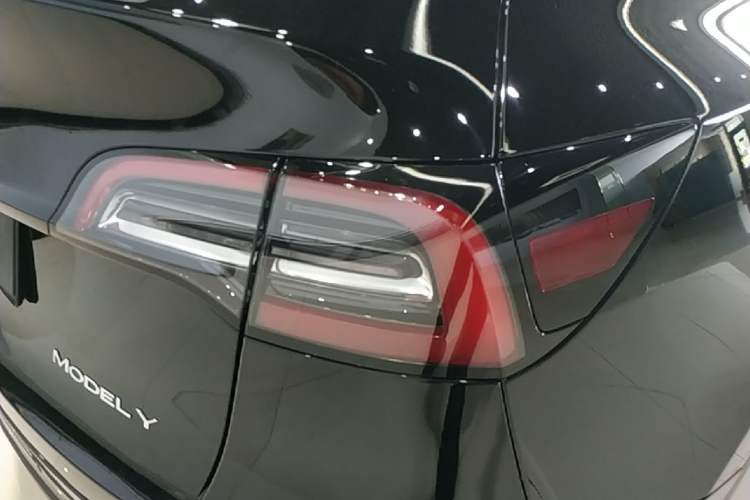 Used Tesla Model Y 2022 Revised Version Rear-Wheel Drive Right Rear Taillight