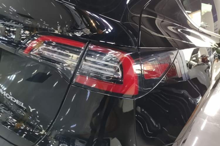 Used Tesla Model Y 2022 Revised Version Rear-Wheel Drive Right Rear Taillight