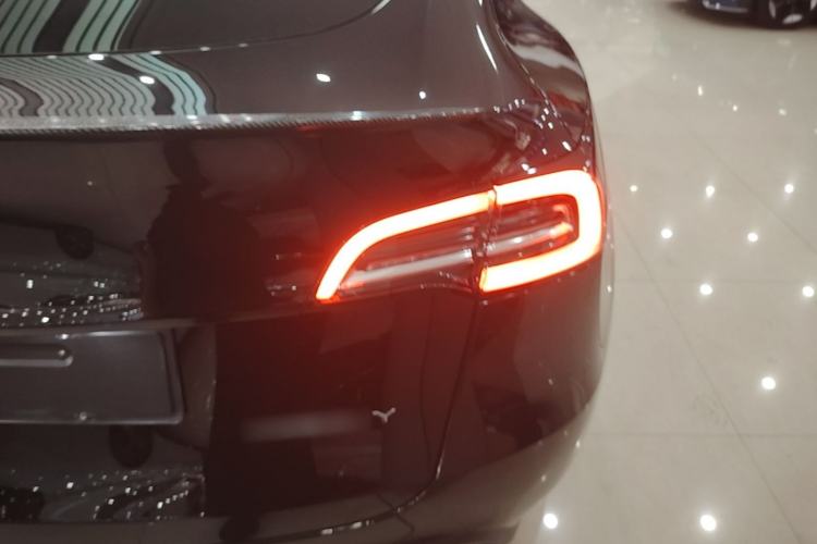 Used Tesla Model Y 2022 Rear-Wheel-Drive Version Right Rear Taillight