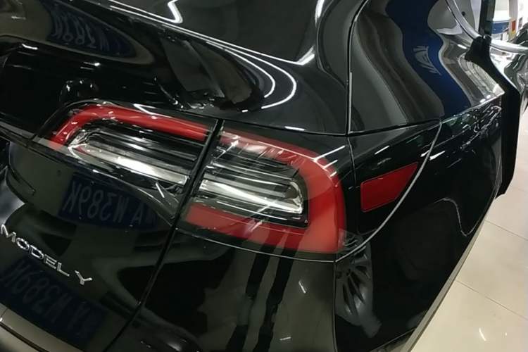 Used Tesla Model Y 2022 Rear-Wheel-Drive Version Right Rear Taillight