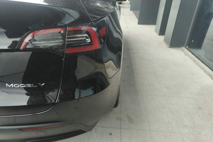 Used Tesla Model Y 2022 Revised Version Rear-Wheel Drive Right Rear Taillight