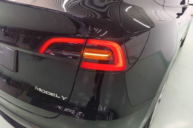 Used Tesla Model Y 2022 Revised Version Rear-Wheel Drive Right Rear Taillight