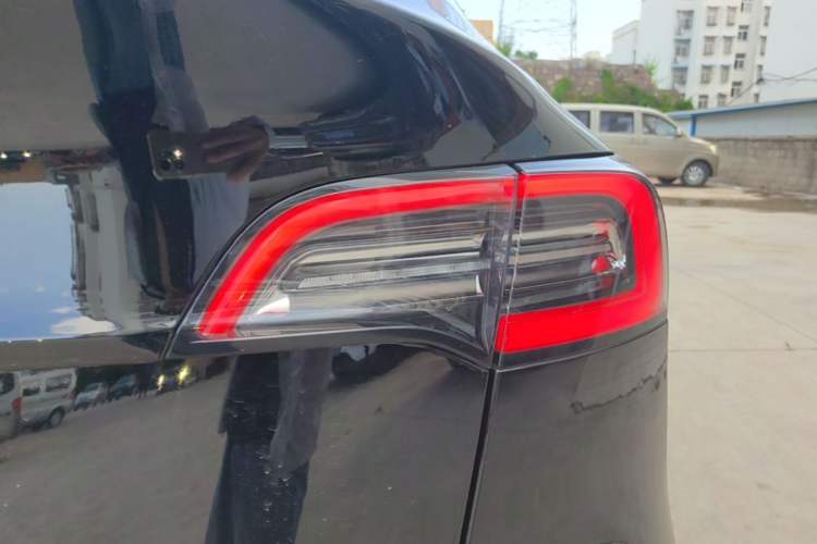 Used Tesla Model Y 2022 Revised Version Rear-Wheel Drive Right Rear Taillight